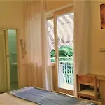 Capri Hotel 2*