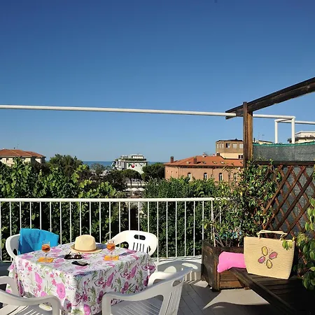 Hotel Capri 2*