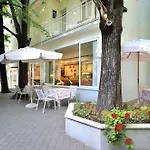 Capri מלון