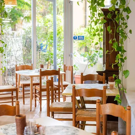 Capri Hotel