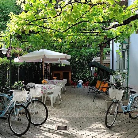 Capri Hotel 2*