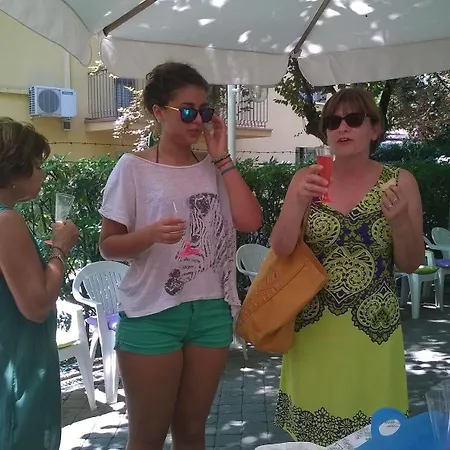 Hotel Capri 2*